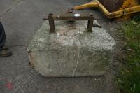 VERY LARGE CONCRETE TRACTOR WEIGHT - 4