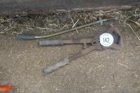 CATTLE HOOF TRIMMERS & BOLUS GUN