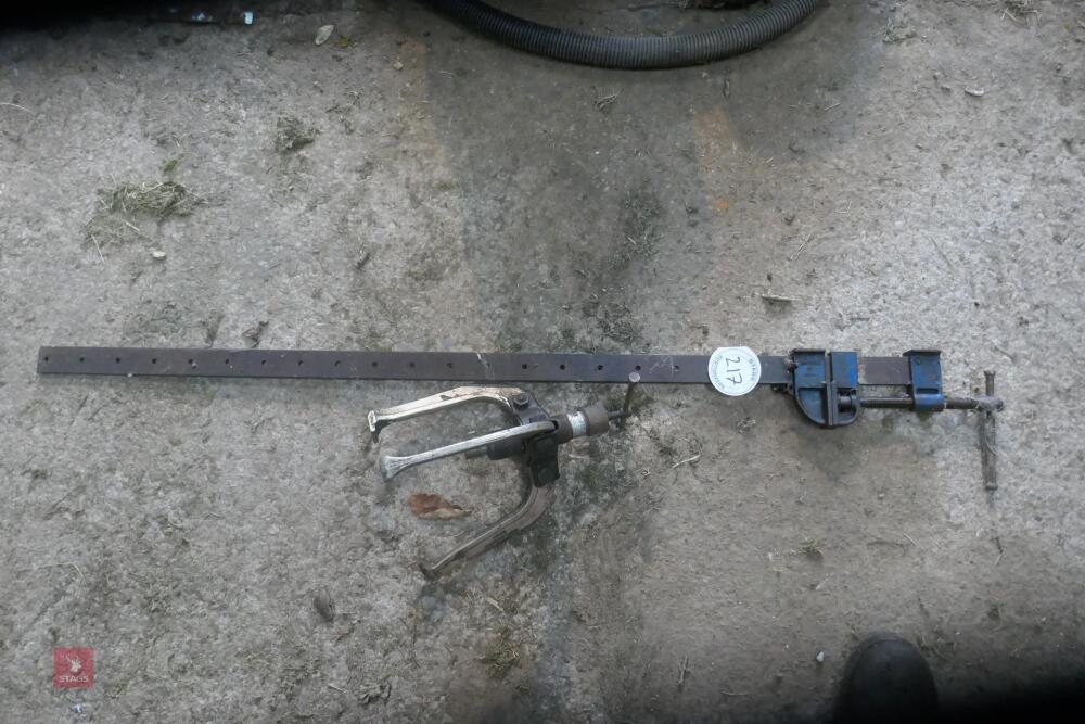 SASH CLAMP AND BEARING PULLER