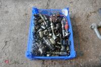 TRAY OF HYDRAULIC COUPLINGS