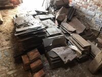 LARGE QTY OF ROOFING SLATES & RIDGE TILES - 3