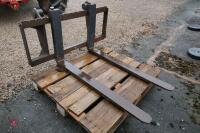 SET OF MANITOU PALLET FORKS - 5