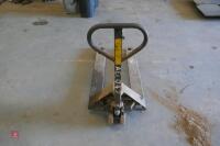 PALLET TRUCKS - 4