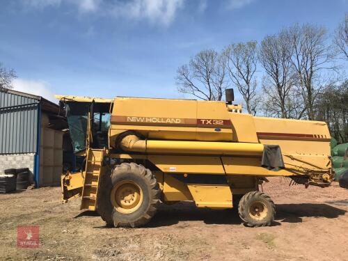 NEW HOLLAND TX 32 COMBINE