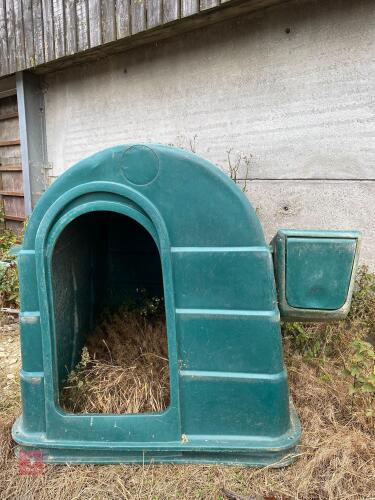 JFC CALF HUTCH WITH SIDE FEEDER