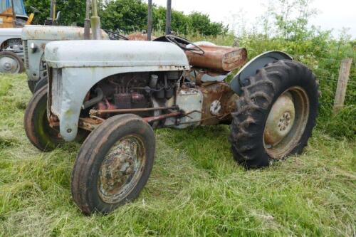 FERGUSON TEF20 TRACTOR (S/R)