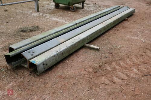 4 4.8 METRES LONG MOTORWAY BOX BARRIERS