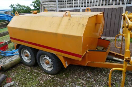 MOBILE TWIN AXLE FUEL BOWSER