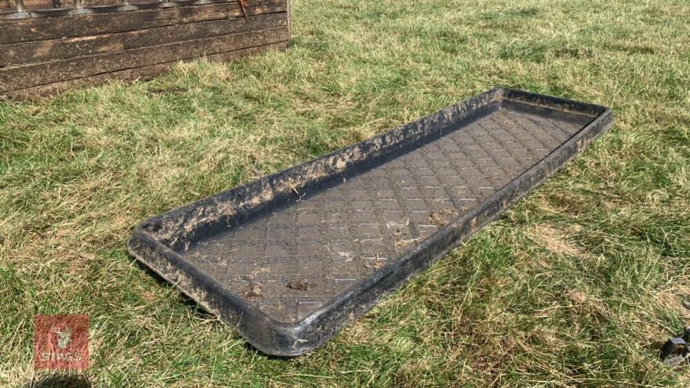 10’ x 3’ CATTLE PLASTIC FOOTBATH