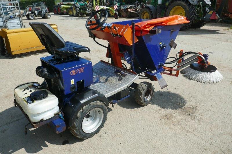 RS AGRI SELF PROPELLED CUBICLE BEDDER