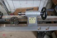 SIP 900MM SWIVEL HEAD WOOD LATHE (17) - 2