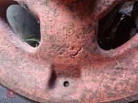 FORDSON MAJOR CAST FRONT WHEEL - 3