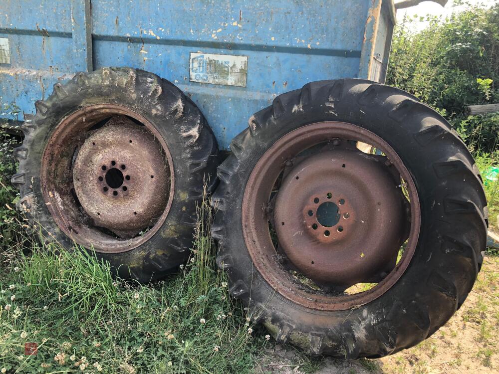 TRACTOR WHEELS (S/R)