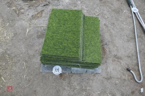 21 COMPLETE GREEN CARPET TILES