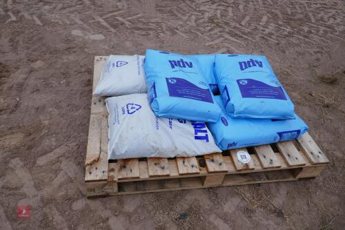 6 25KG BAGS OF SALT