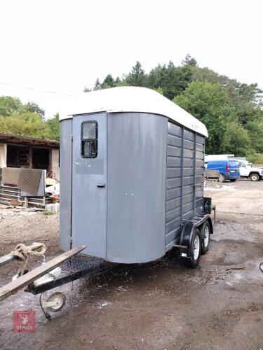 HORSE BOX TRAILER CONVERSION