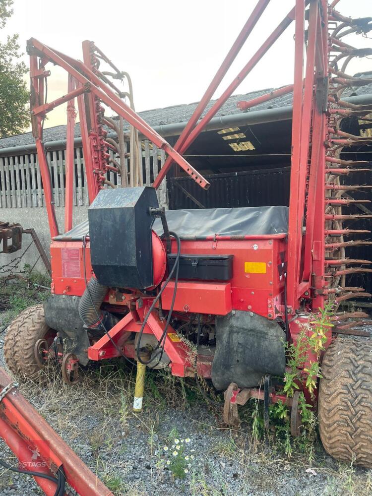 MASSEY FERGUSON 510 6 METER AIR DRILL