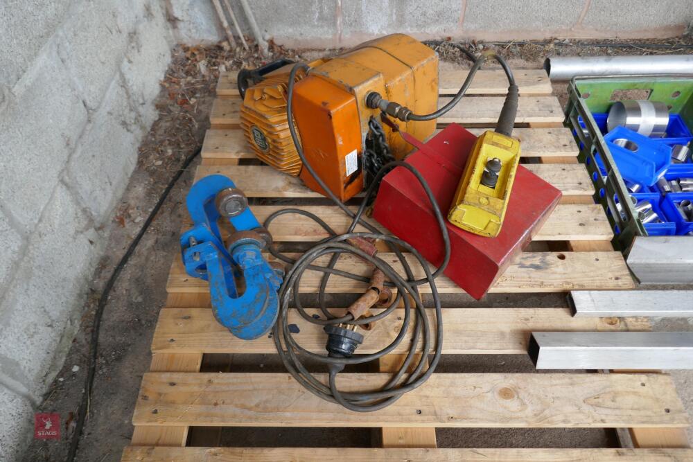 FELCO 1000KG HOIST