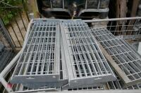 GALVANISED STEPS & GALVANISED STILLAGE - 4