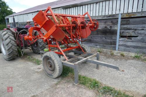 RUSHTON & HORNSBY STRAW TRUSSER